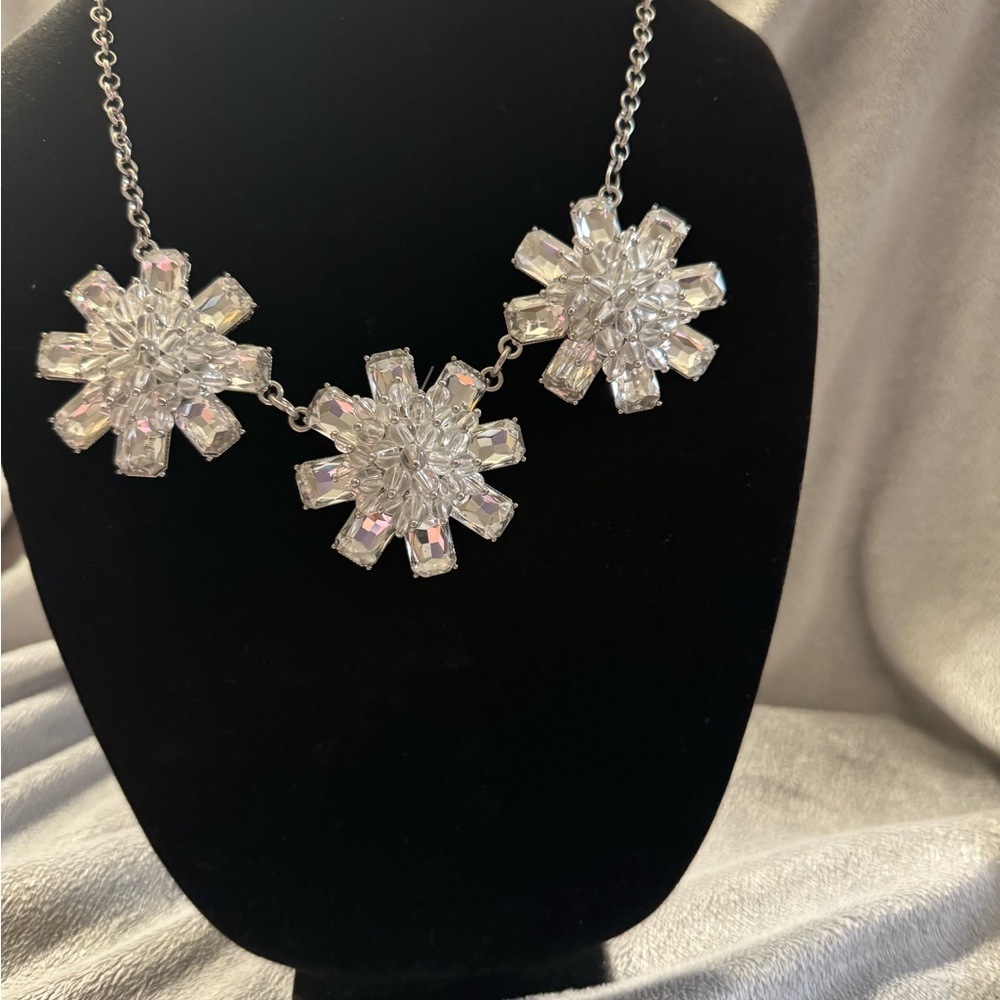 Silver And Clear Rhinestone Floral Necklace EUC Perfect For Prom Or Wedding